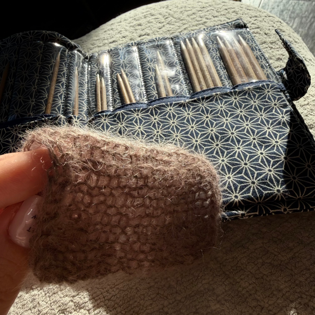 Lanificio dell’Olivo art. Quebec 10000, alpaca-mohair blend, col. Cacao
