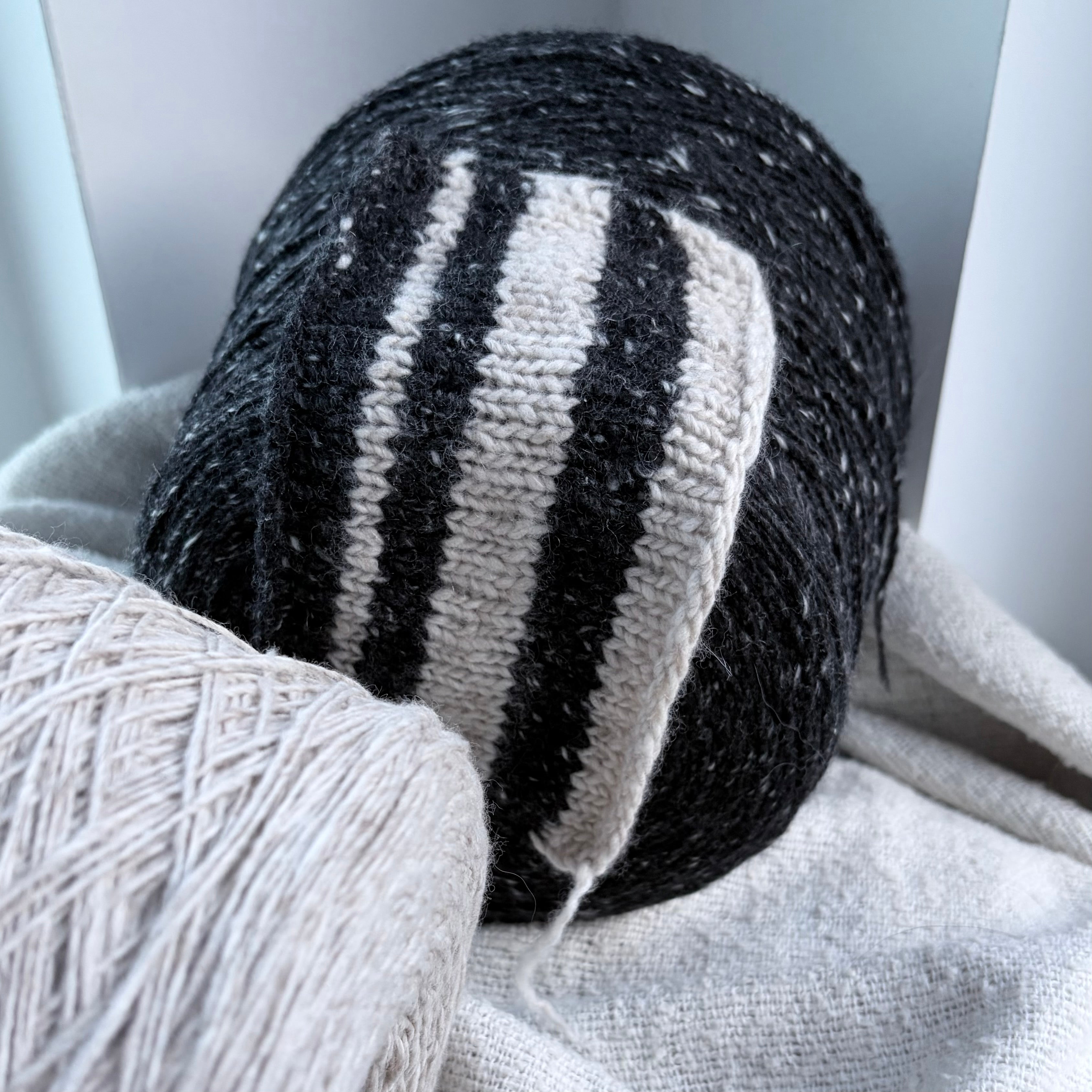 Biagioli Modesto Art. Aran 3000, 100 % Kaschmir, Farbe: Holzkohle weiß gesprenkelt