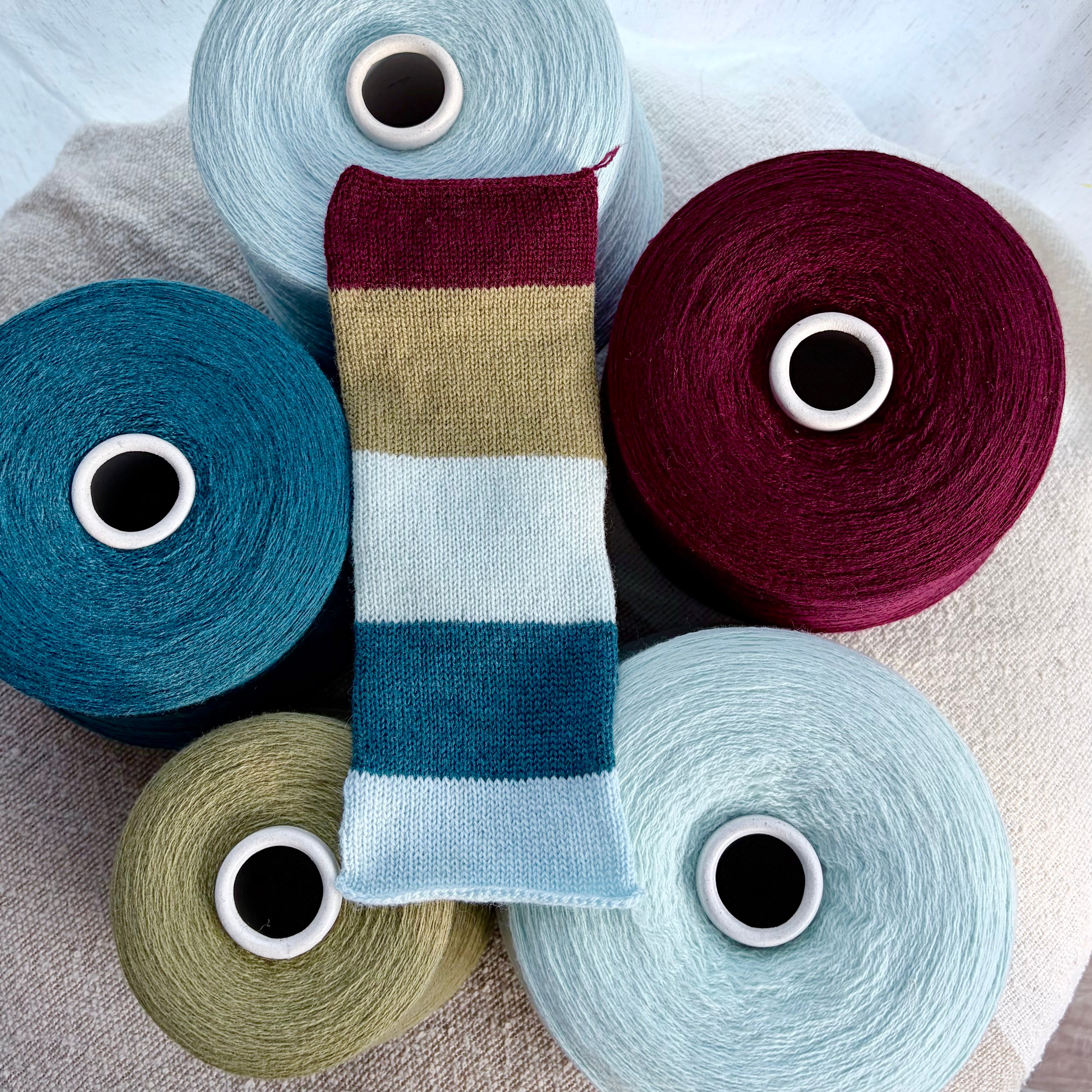 Luxury Selection by Ri.Go Art. By way 2/30, 100 % Merinowolle, Farbe: Schattenmorelle