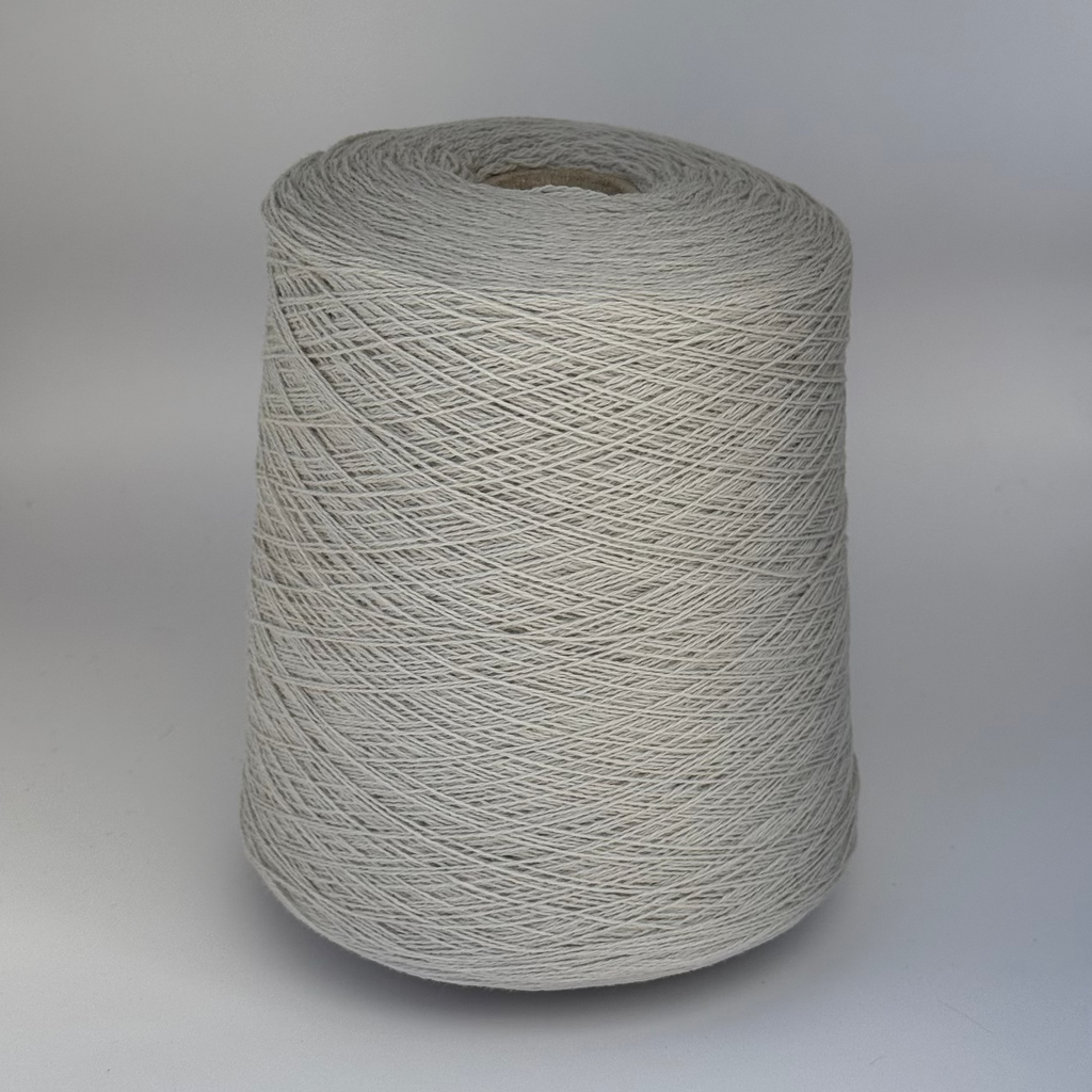 Loro Piana art. Lana cash 2/18, merino-cashmere blend, col. Chalk white/gray