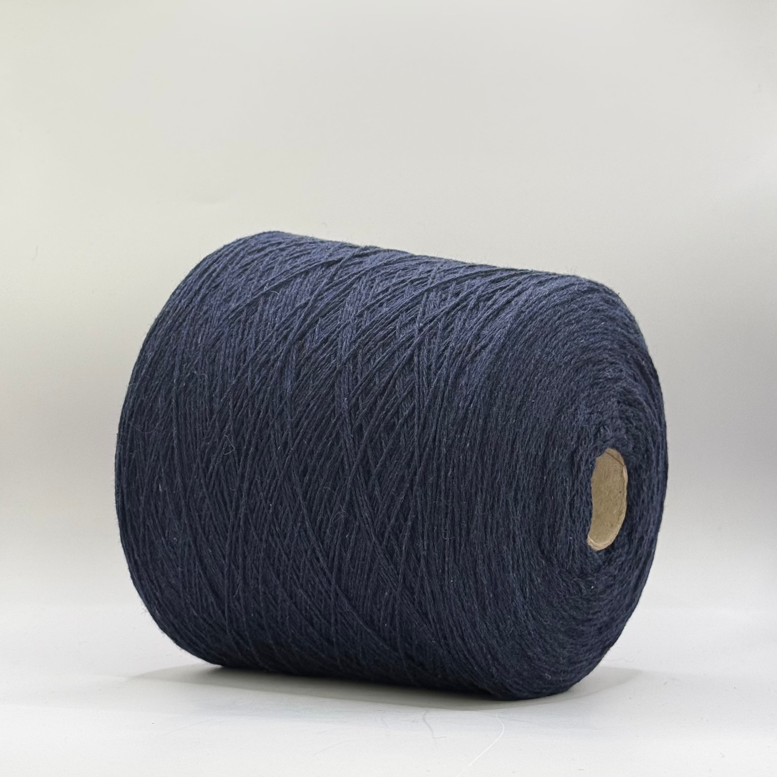 G&G Filati Art. Supremo 3/14, 70 % Kaschmir, 30 % Seide, Farbe: dunkles marineblau