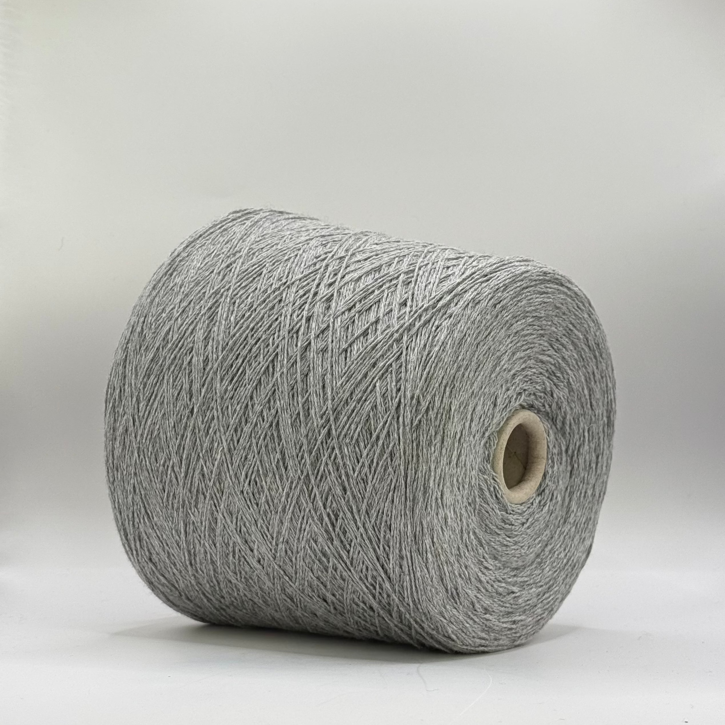 G&G Filati Art. Supremo 3/14, 70 % Kaschmir, 30 % Seide, Farbe: Silbernebel